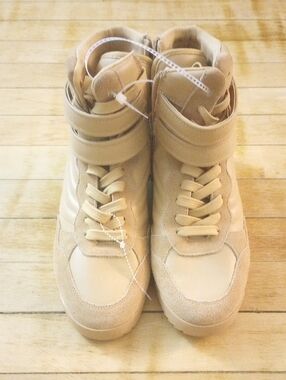 Steve Madden Leather Liftoff Tan High Top Sneakers with Velcro Straps Size 9.5